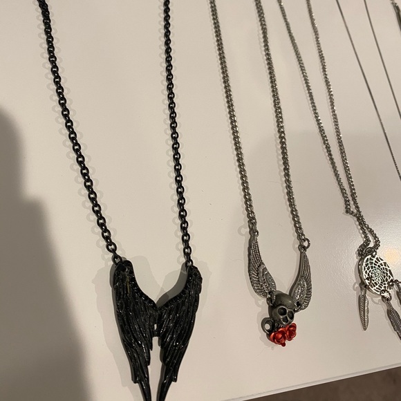 Necklaces - Picture 2 of 7